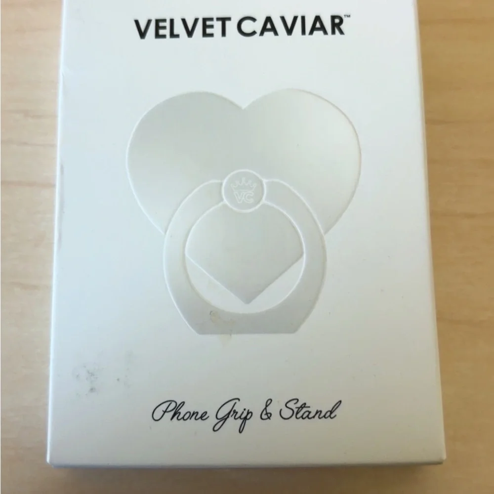 Heart-Shaped Phone Ring Holder